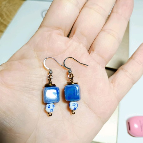 Vintage earrings with ceramic beads new, blue and white