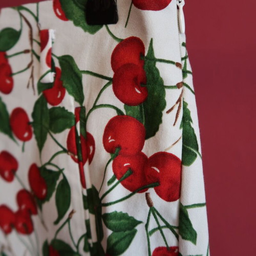 Zara cherry print shorts XS new, white and red