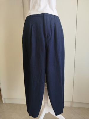 Zara λινό παντελόνι μπλε navy, καλοκαίρι 2026