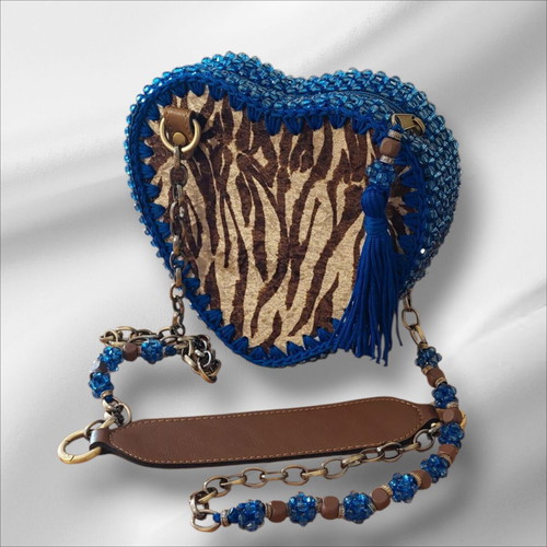 Knitted crossbody bag with beads heart, zipper opening, new