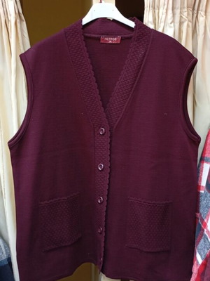 Woolen women's vest burgundy new with pockets