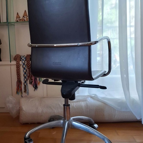 Enrico Pellizzoni office chair made of Italian leather like new