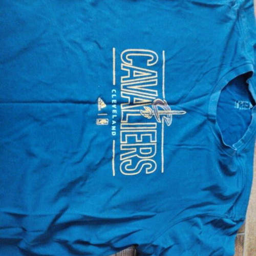 Cleveland Cavaliers T-shirt XL lightly used