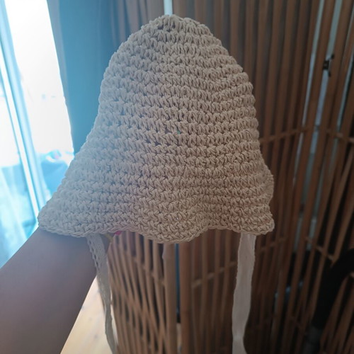 Straw hat like new, beige, for children up to 6 years with neck tie