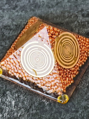 Pyramidal Golden Copper orgonite like new with 5 gold-plated MWO antennas
