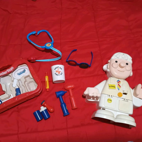 Dr Doctor vintage toy 1988 used with medical accessories