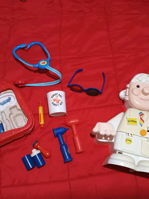 Dr Doctor vintage toy 1988 used with medical accessories