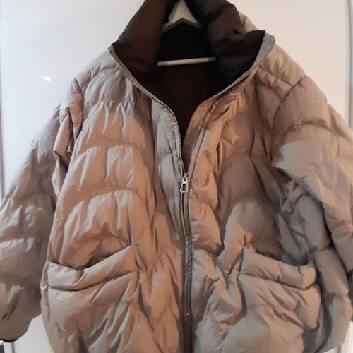 Beige jacket size M like new, light and warm
