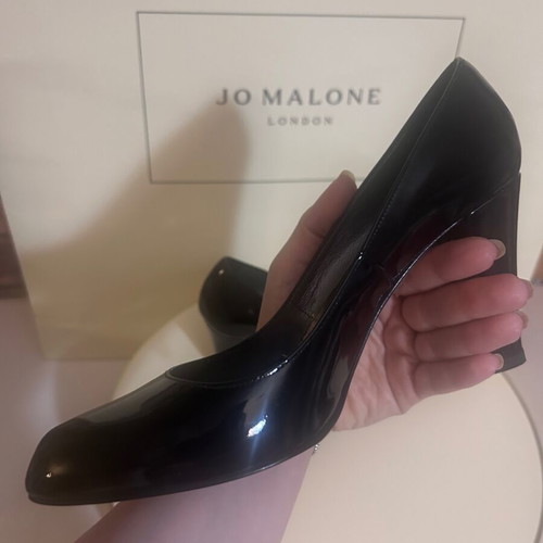 Enric Navarro Black Patent Leather Pumps Size 38 Like New