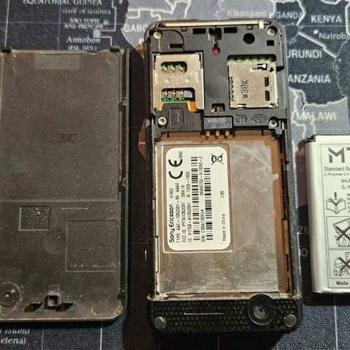 Sony Ericsson W302 Walkman used with USB charging cable