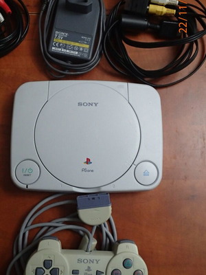 Sony PlayStation One SCPH-102 PAL used console with original accessories