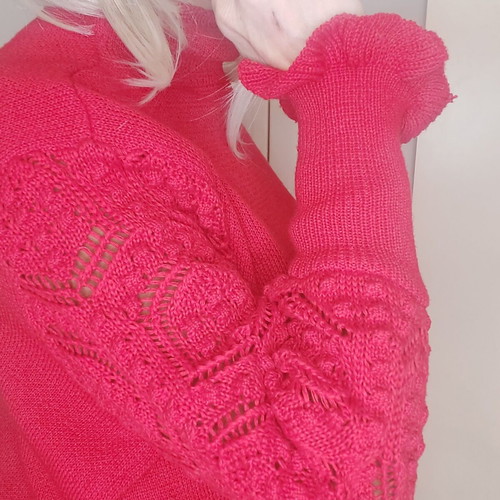 Women's red sweater new, size M with turtleneck and lace sleeves