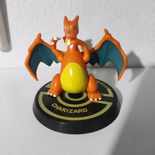 Charizard figure like new