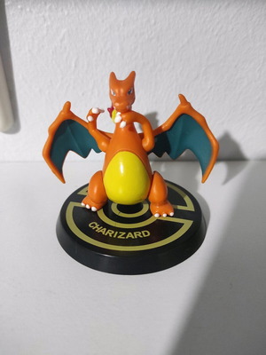 Charizard figure like new