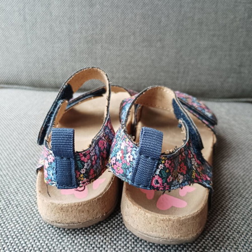 H&M Girl's Sandals used, size 30, floral pink