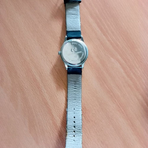 King Quartz watch like new, functional