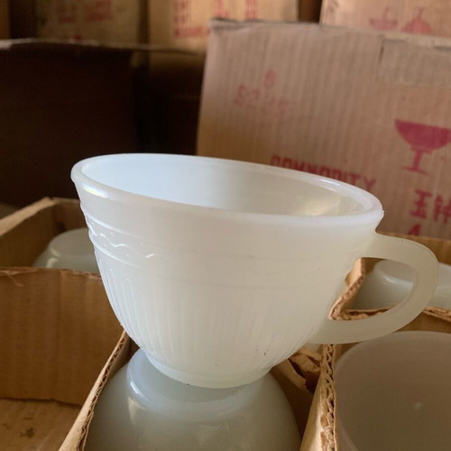 Set of 6 cups with saucers new