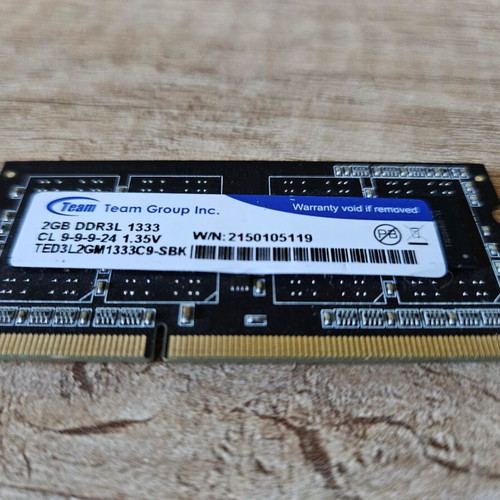 Team Group TED3L2GM1333C9-SBK 2GB SoDIMM memory like new