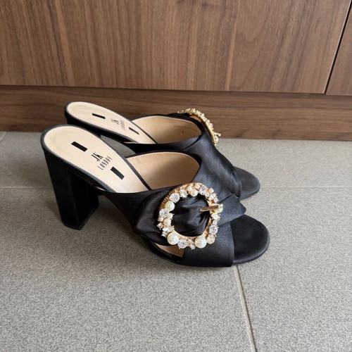 JK London satin summer heels like new, black and gold