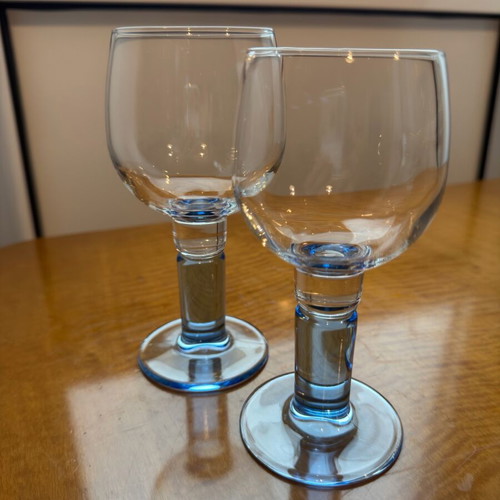 Set of 12 glass glasses with blue base like new