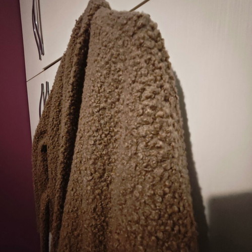 Women's brown coat like new with sheep knit texture