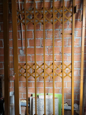 Πτυσσόμενα κάγκελα ασφαλείας σαν καινούργια 2,08 m ύψος x 1 m πλάτος