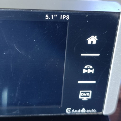 Car stereo 1-DIN with 5" touchscreen, Bluetooth, 3x USB, Apple CarPlay and Android Auto used