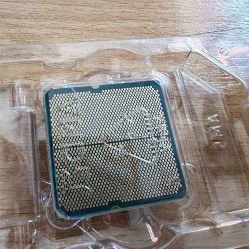 AMD Ryzen 5 7600X processor with cooler like new