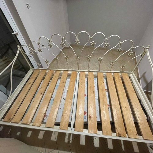 Handmade solid iron bed set with curtain rod and wall mount for mosquito net like new, beige gold patina