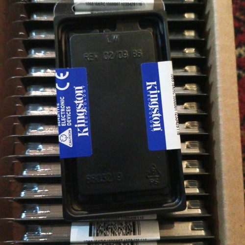 Kingston 2GB RAM memories new, sealed, pack of 22 pieces