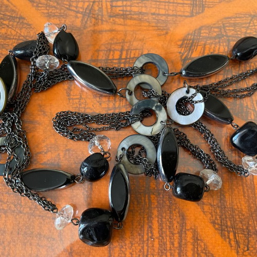 Italian necklace with MOP and black agate, length 60 cm, new