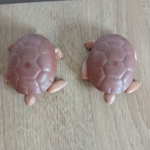 Playmobil large vintage turtles like new, set of 2