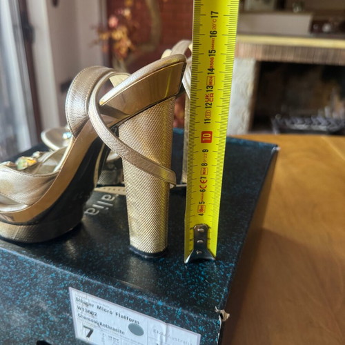 DODICI Gold 15cm Heels like new, size 37, very stable