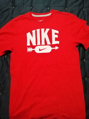 Nike t-shirt in excellent condition, red, size S