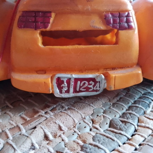 Funny ceramic piggy bank like new