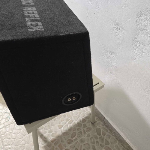 Subwoofer Magnat 12 ίντσες 200watt με κουτί bass reflex σαν καινούργιο