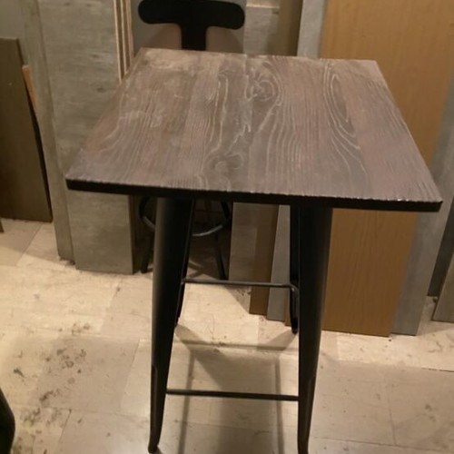 High stools set of 10 with four tables like new