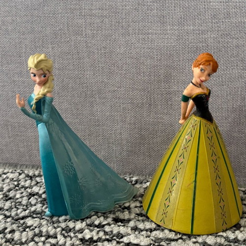 Disney figures set like new, pack of 17 authentic