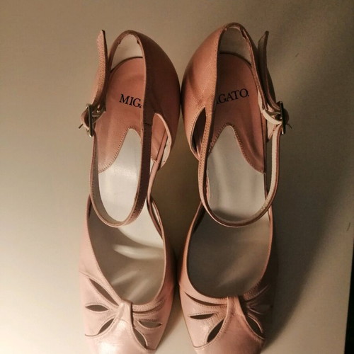 Migato pink leather pumps with ankle strap, new, size 39