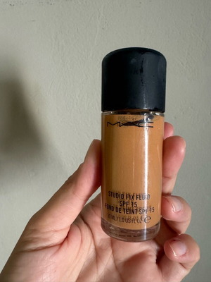 Mac Foundation Studiofix NC15 με SPF 15 σαν καινούργιο