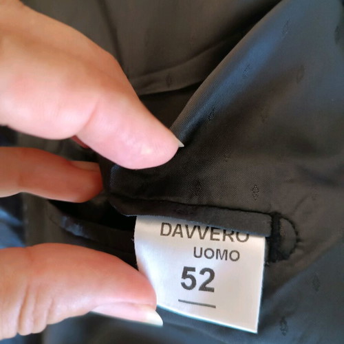 Davvero formal suit black like new