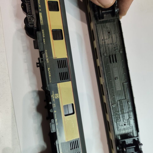 Lima HO train wagons used, set of 2 with details