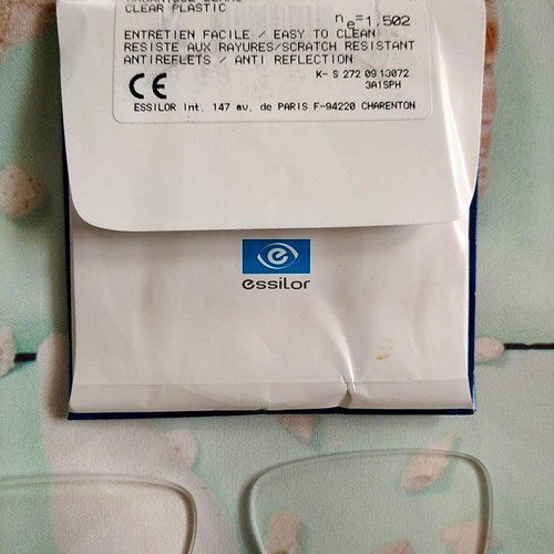 Essilor Orma Trio Clean S -1.75 eyeglass lenses like new