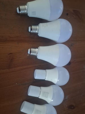 Λάμπες led καινούργιες