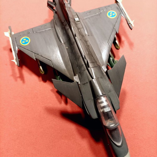 Plastic model Jas-39 Gripen 1/72 new, hand-painted