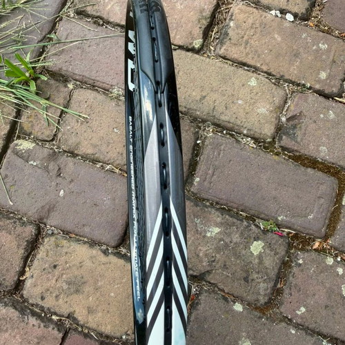 Wilson tennis racket black and white L2 284 grams