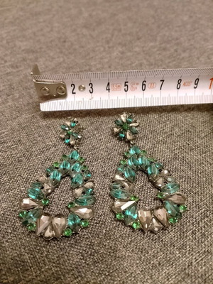 Dangling earrings like new with green and gray stones