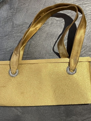Χειρός τσάντα μεταχειρισμένη, χρυσή υφασμάτινη, κομψή για βραδινές εξόδους