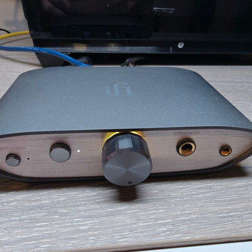 Ifi Zen DAC V1 with iPower, like new