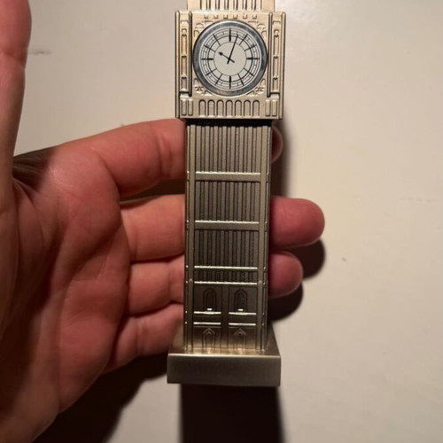 Big Ben metal decorative figurine like new, bronze finish